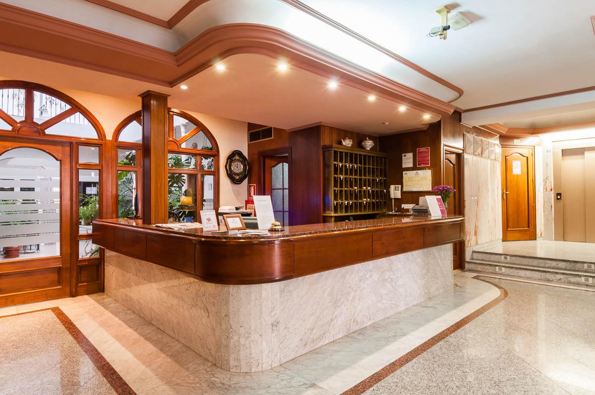 Hotel Victoria 리나레스 외부 사진