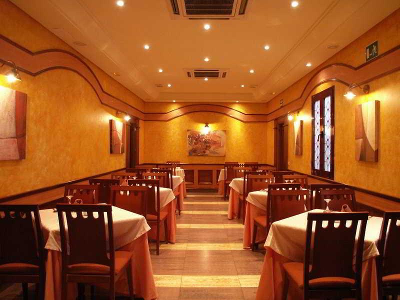 Hotel Victoria 리나레스 외부 사진
