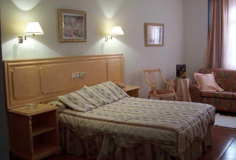 Hotel Victoria 리나레스 외부 사진